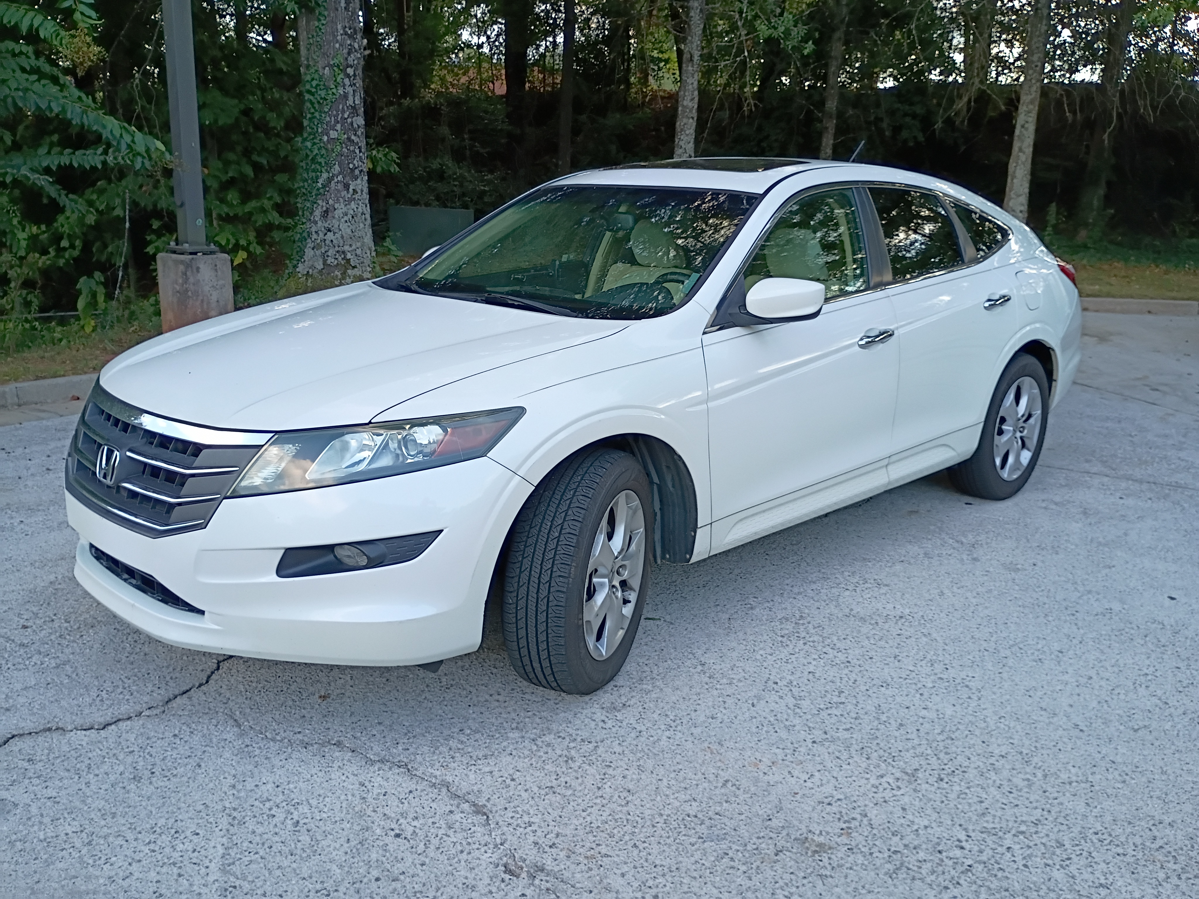 Used 2010 Honda Crosstour EX-L image 2