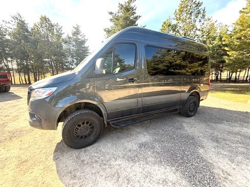 Used 2019 Mercedes-Benz Sprinter 2500 image 2