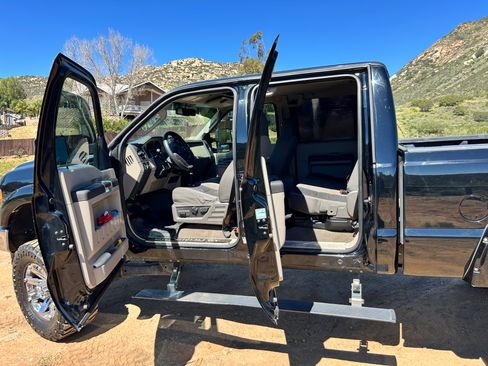 Used 2009 Ford F250 XLT image 6