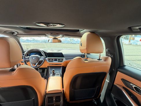 Used 2022 BMW 330i xDrive Sedan w/ Premium Package image 4