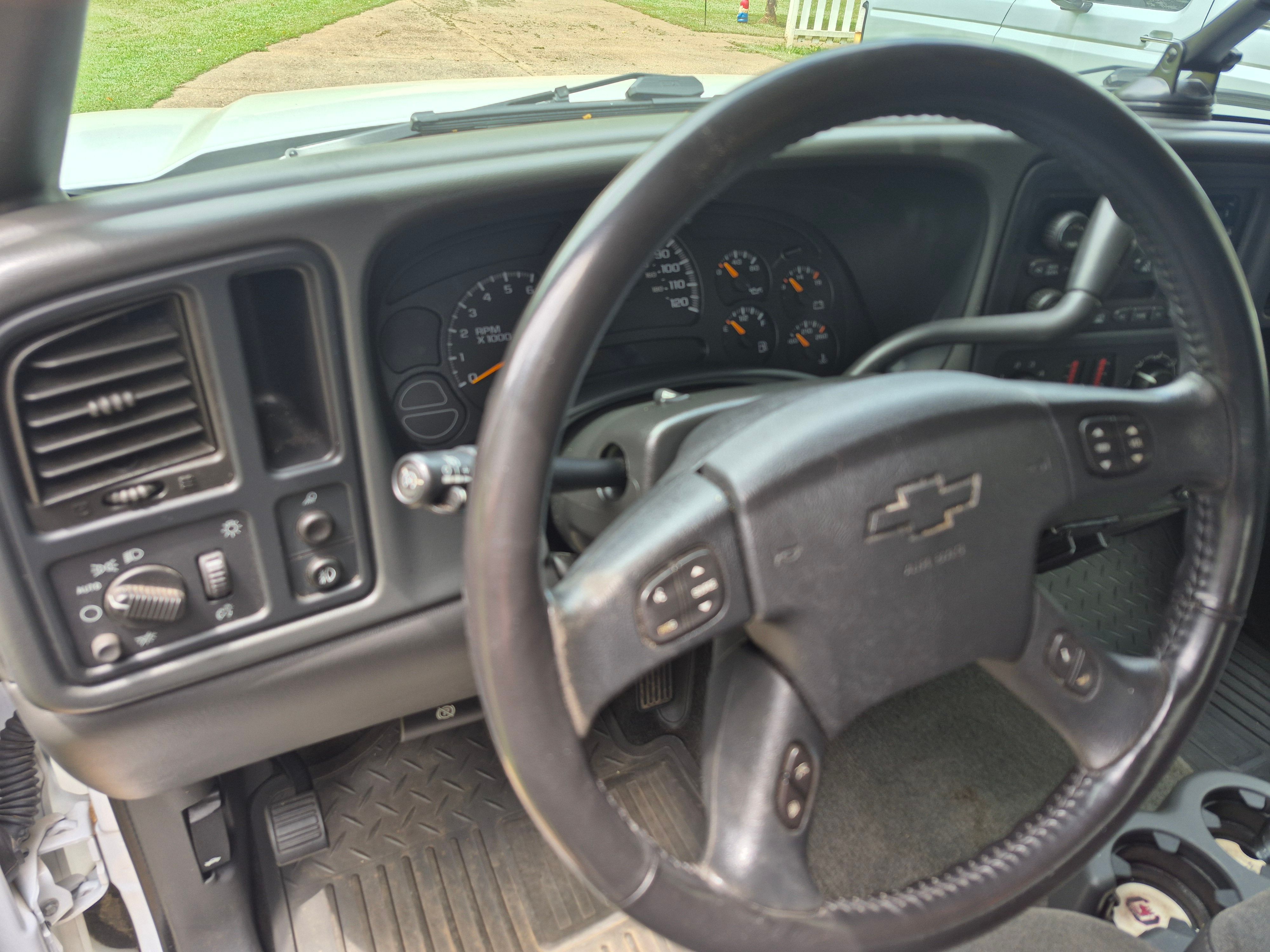 Used 2005 Chevrolet Silverado 1500 LS w/ Light Duty Power Package RWD image 17