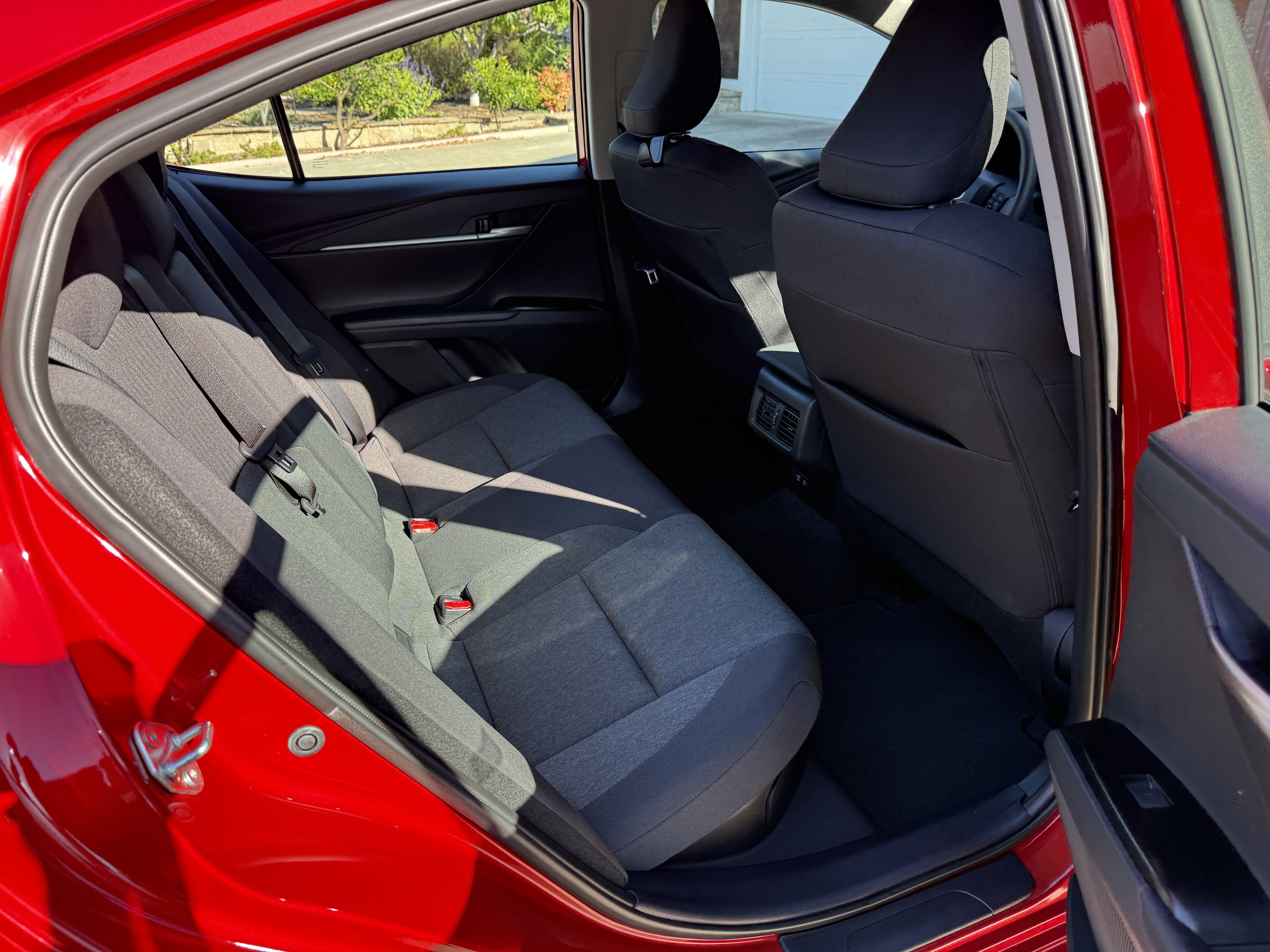 Used 2025 Toyota Camry LE w/ Convenience Package FWD image 15