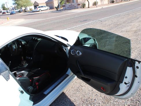 Used 2007 Nissan 350Z Coupe w/ Cargo Convenience Pkg image 11