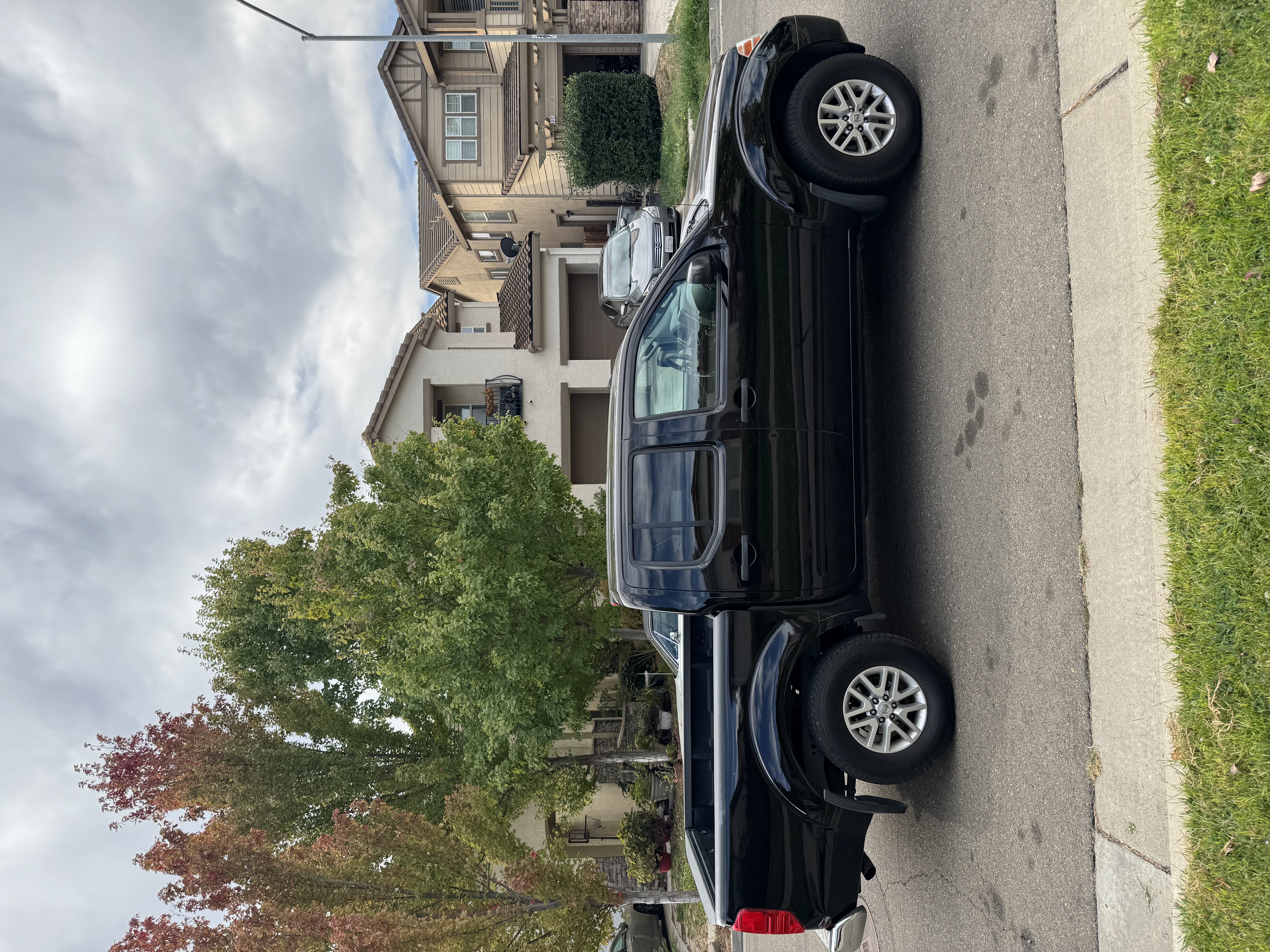 Used 2014 Nissan Frontier SV AWD/4WD image 6