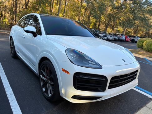 Used 2021 Porsche Cayenne GTS image 2