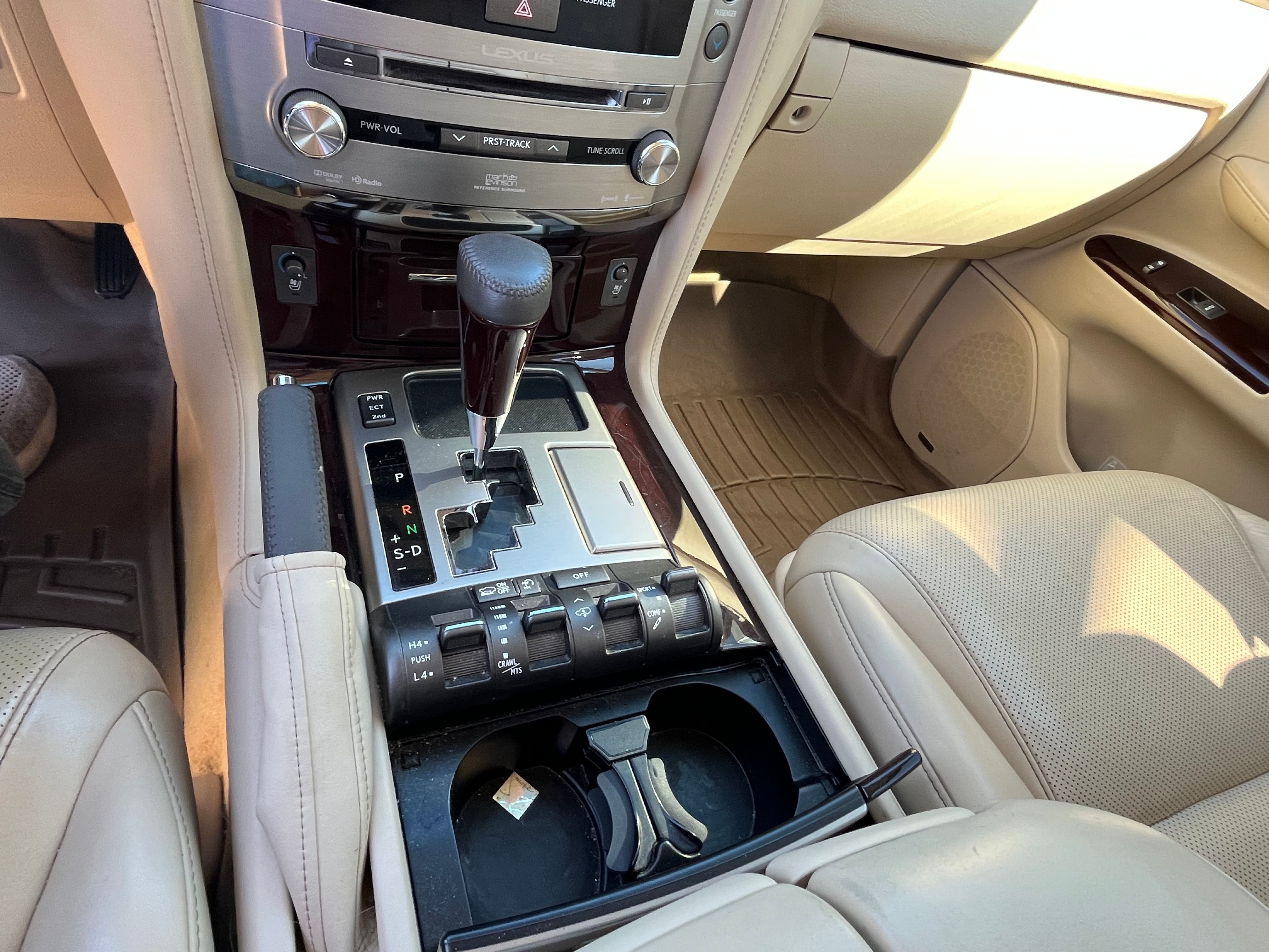 Used 2015 Lexus LX 570 4WD image 10