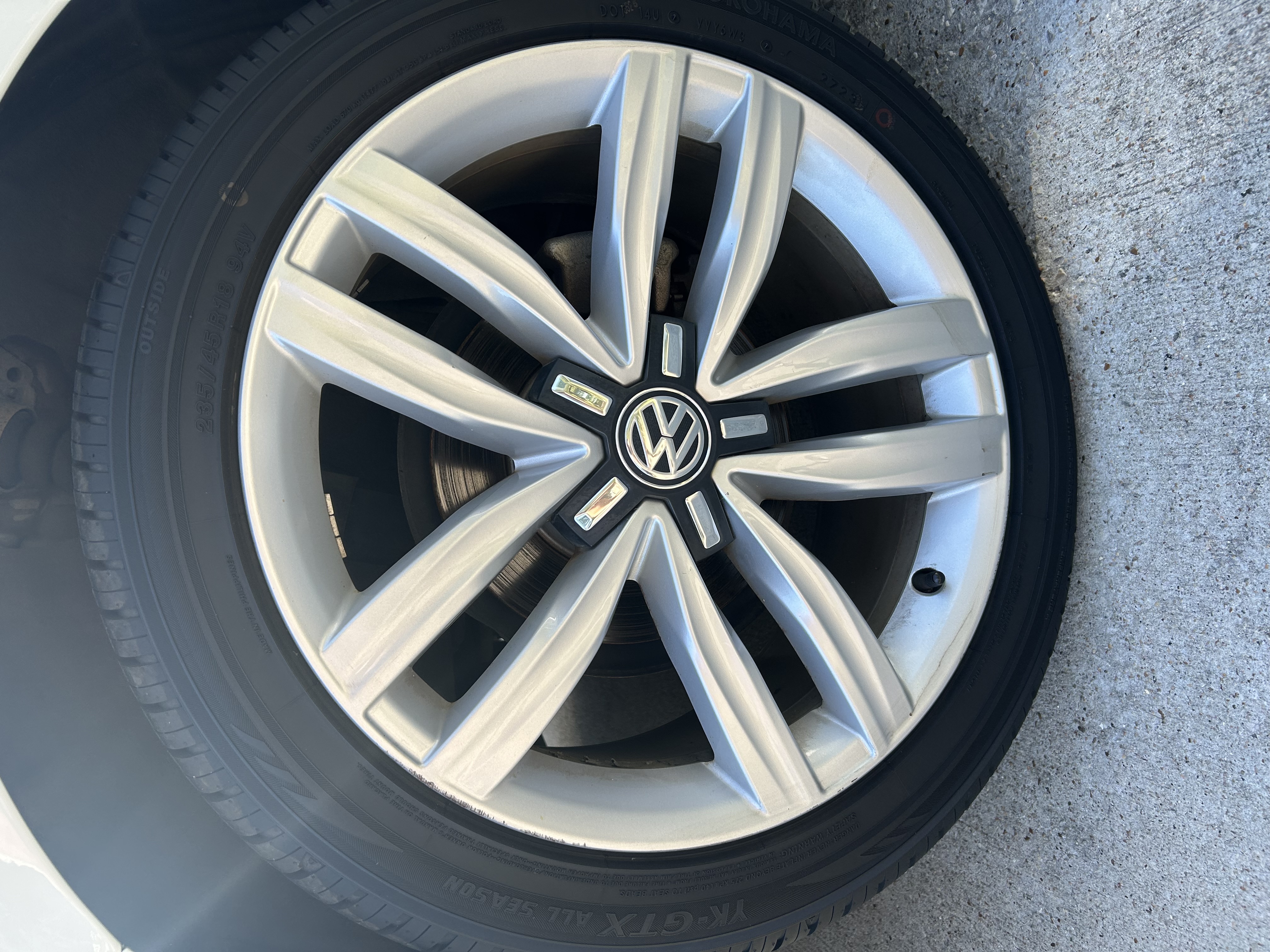 Used 2017 Volkswagen Passat 1.8T SEL Premium FWD image 13