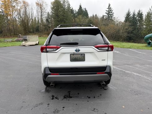 Used 2020 Toyota RAV4 XSE image 10