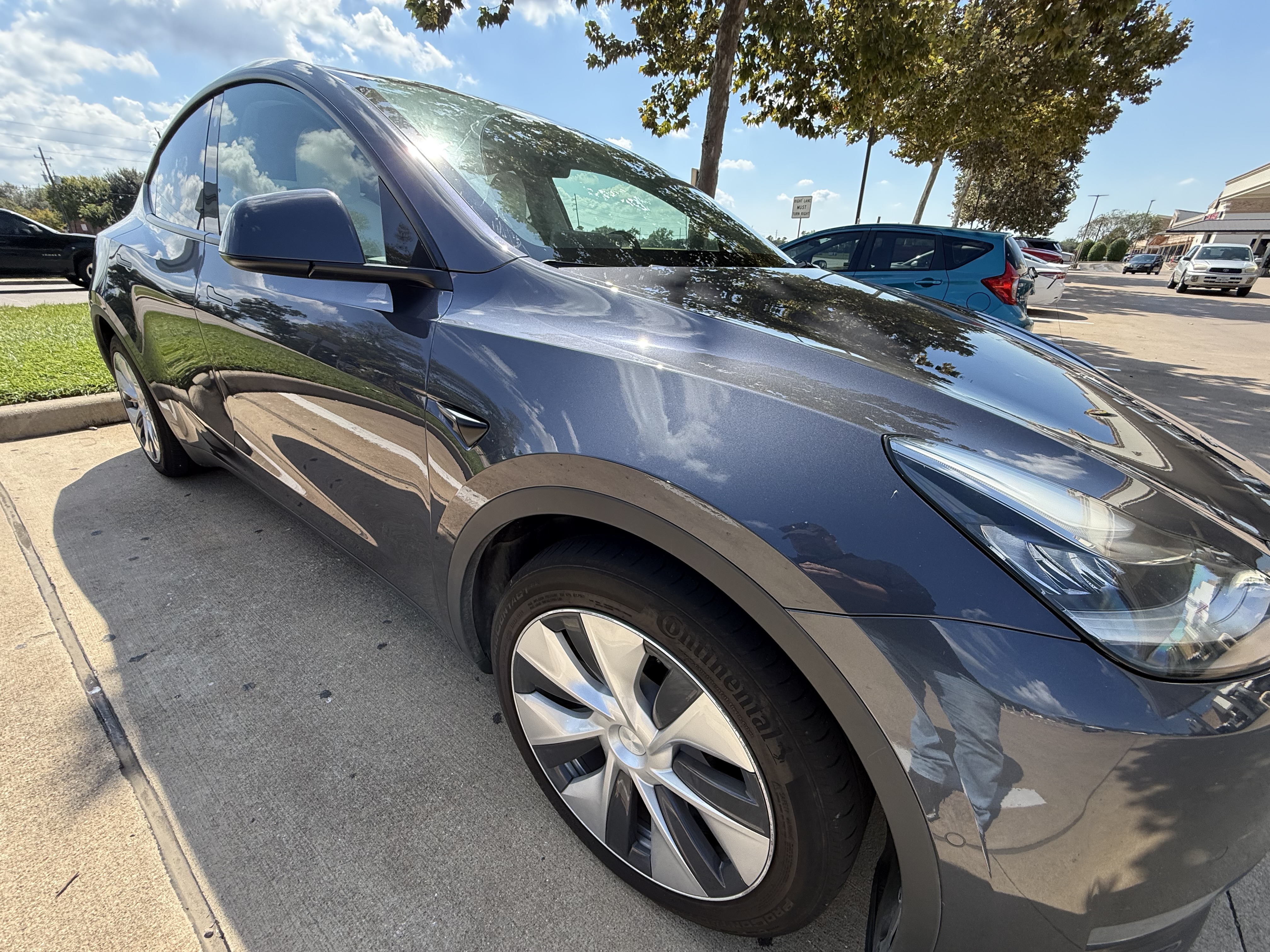 Used 2022 Tesla Model Y Long Range AWD/4WD image 16