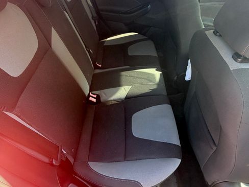 Used 2014 Ford Focus SE FWD image 8