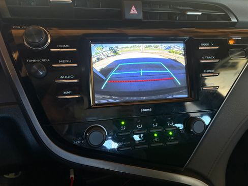 Used 2020 Toyota Camry LE w/ Carpet Mat Package image 4