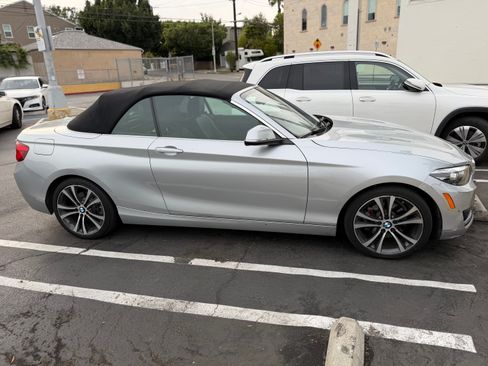 Used 2018 BMW 230i Convertible image 4