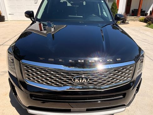 Used 2020 Kia Telluride LX FWD image 13
