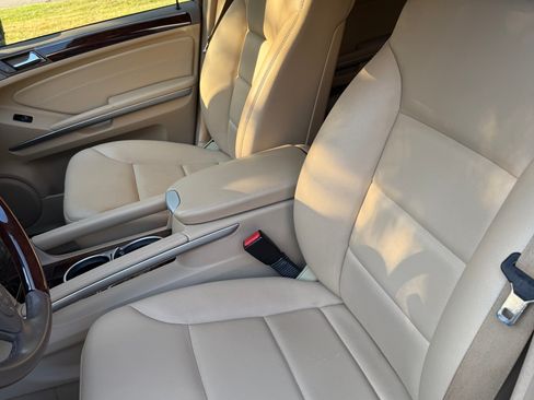 Used 2011 Mercedes-Benz ML 350 4MATIC image 2