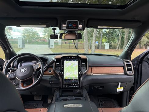 Used 2024 RAM 2500 Limited w/ Towing Technology Group image 20