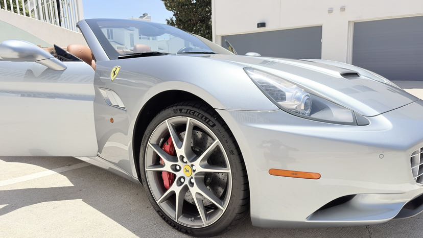 Used 2012 Ferrari California RWD image 11