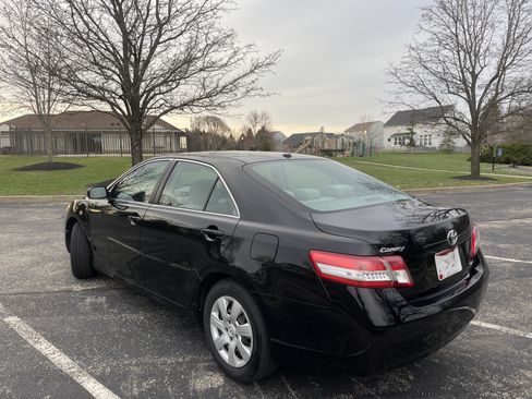 Used 2011 Toyota Camry LE image 6