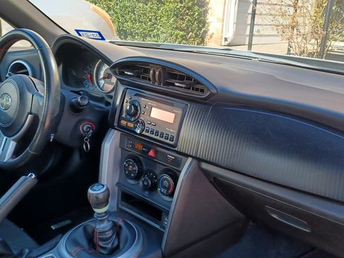 Used 2013 Scion FR-S image 9