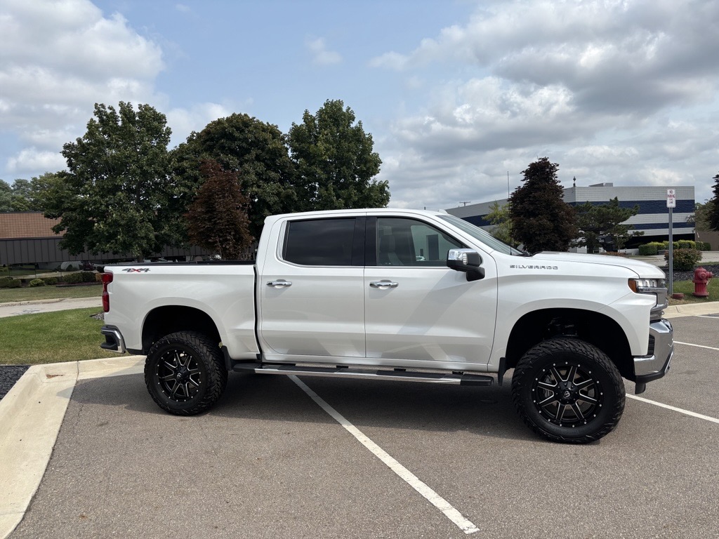 Used 2022 Chevrolet Silverado 1500 LTZ w/ LTZ Premium Package AWD/4WD image 5