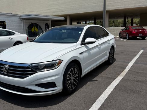 Used 2019 Volkswagen Jetta SEL FWD image 2