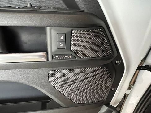 Used 2023 Land Rover Defender 110 AWD/4WD image 24