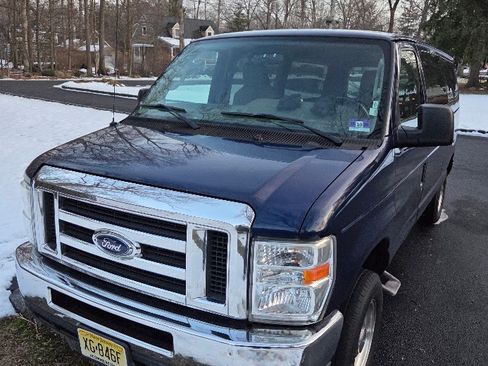 Used 2012 Ford E-150 and Econoline 150 Wagon w/ Interior Upgrade Pkg image 11