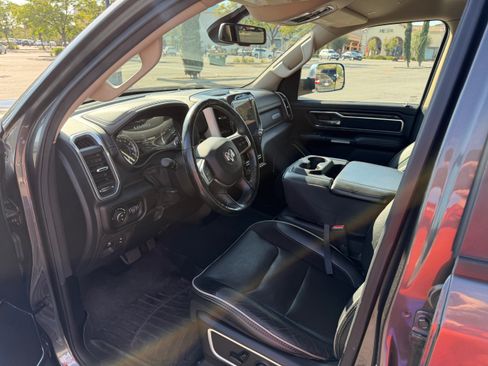 Used 2019 RAM 1500 Laramie AWD/4WD image 14