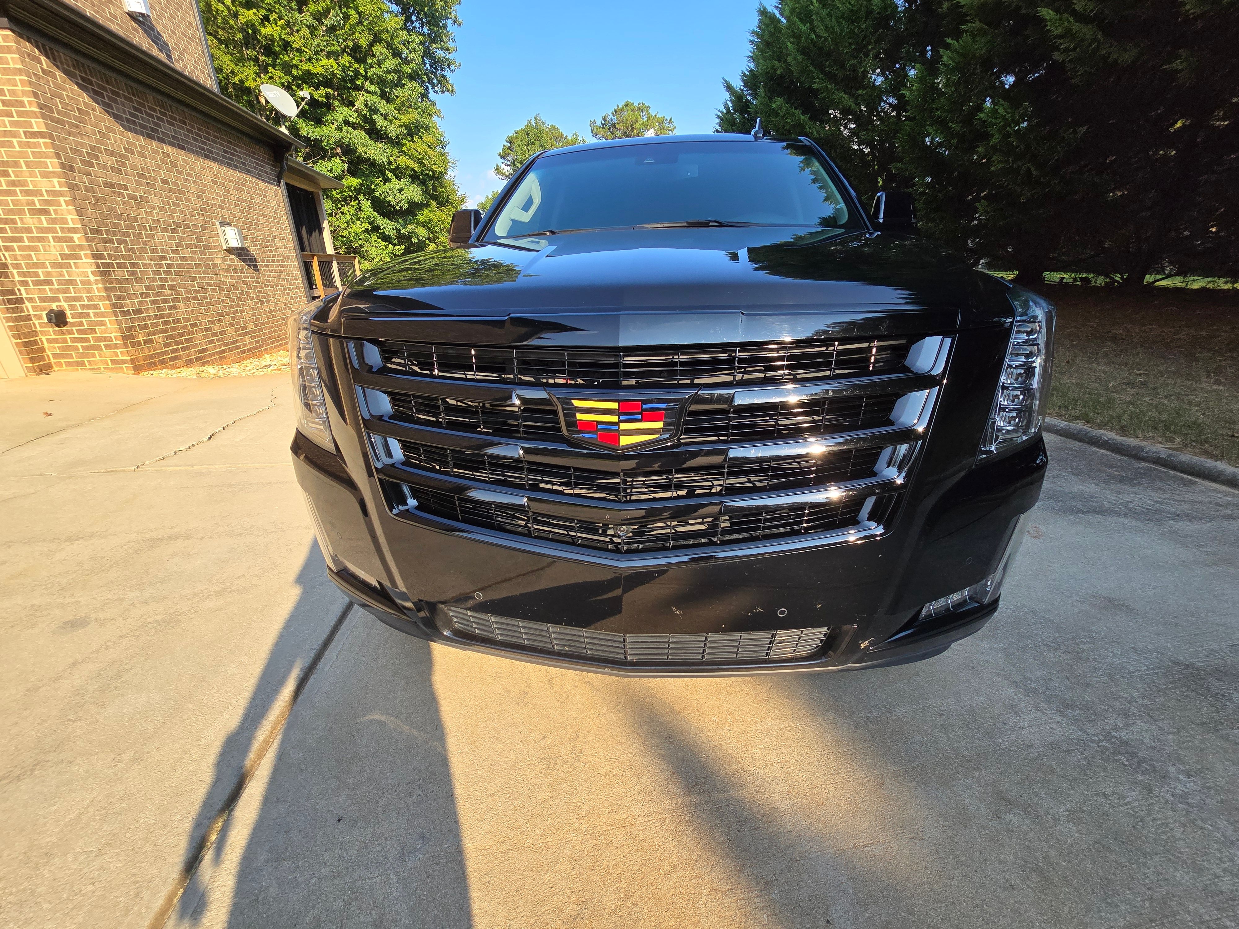 Used 2016 Cadillac Escalade Luxury RWD image 5