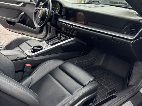 Used 2020 Porsche 911 Carrera image 10