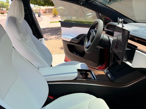 Used 2023 Tesla Model X AWD/4WD image 2