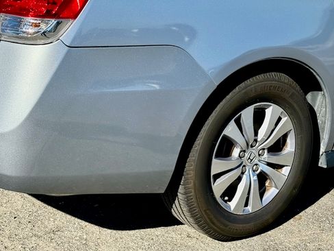 Used 2017 Honda Odyssey EX image 10