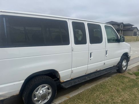 Used 2012 Ford E-350 and Econoline 350 XLT image 1