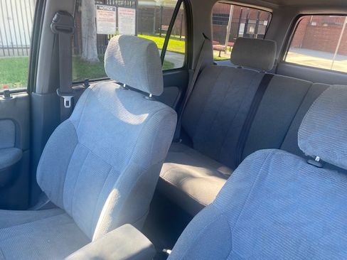 Used 2000 Toyota 4Runner SR5 image 5