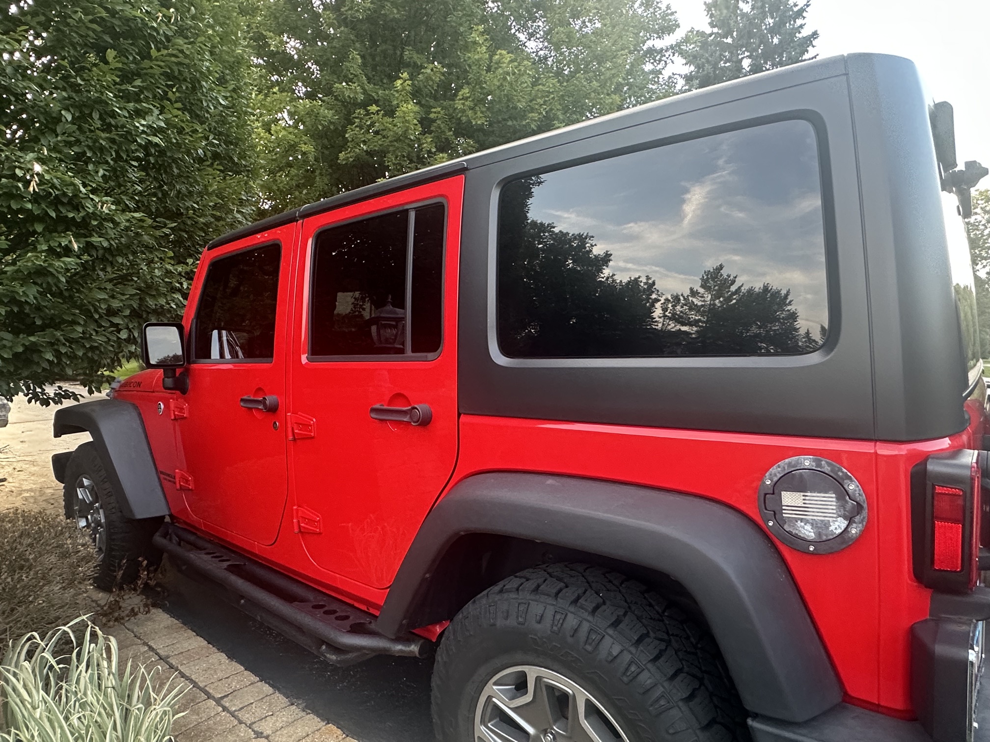 Used 2016 Jeep Wrangler Unlimited Rubicon w/ Connectivity Group AWD/4WD image 9