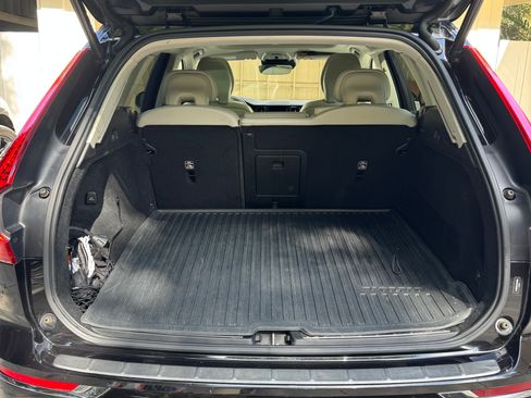 Used 2021 Volvo XC60 T8 Inscription Expression w/ Advanced Package AWD/4WD image 6