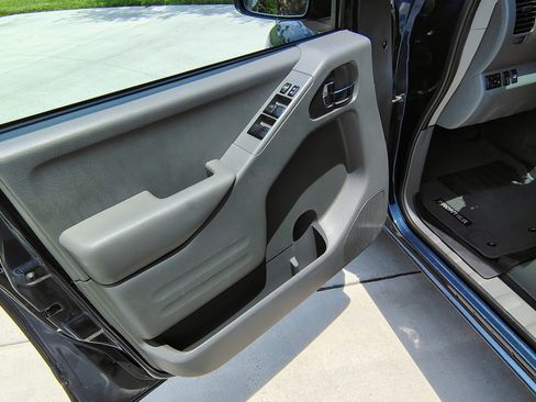 Used 2019 Nissan Frontier SV RWD image 15