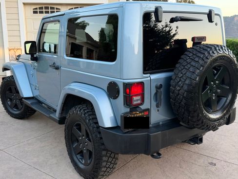 Used 2012 Jeep Wrangler Sahara image 5