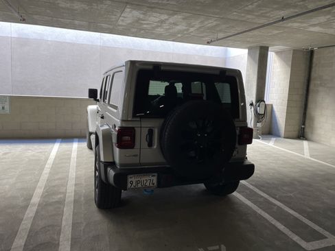 Used 2022 Jeep Wrangler Unlimited Sahara w/ Safety Group image 11