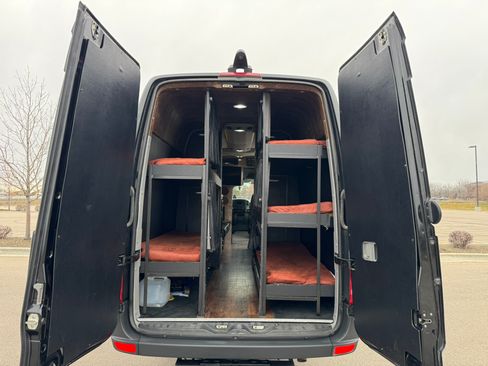 Used 2014 Mercedes-Benz Sprinter 3500 image 31