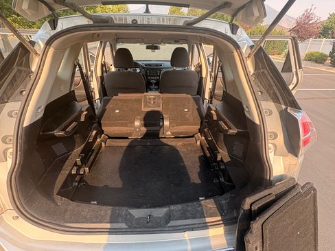 Used 2016 Nissan Rogue S AWD/4WD image 17