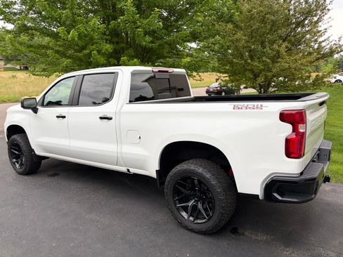 Used 2024 Chevrolet Silverado 1500 LT Trail Boss w/ LT Trail Boss Premium Package AWD/4WD image 6