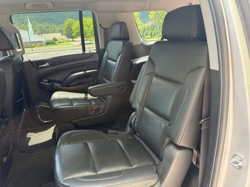 Used 2018 Chevrolet Suburban Premier AWD/4WD image 6
