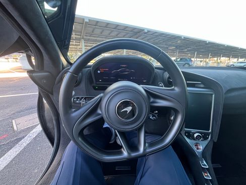 Used 2020 McLaren 720S image 24