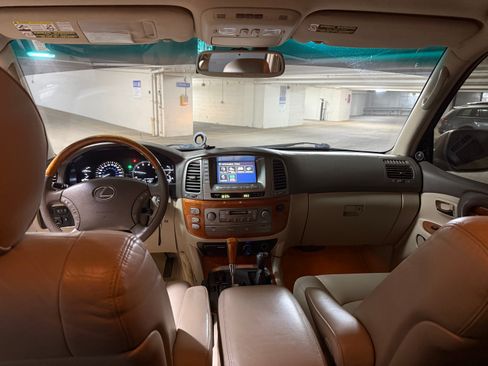 Used 2005 Lexus LX 470 4WD image 11