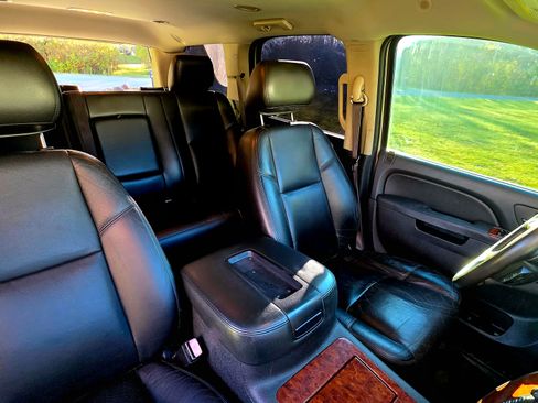 Used 2013 Chevrolet Tahoe LTZ image 6