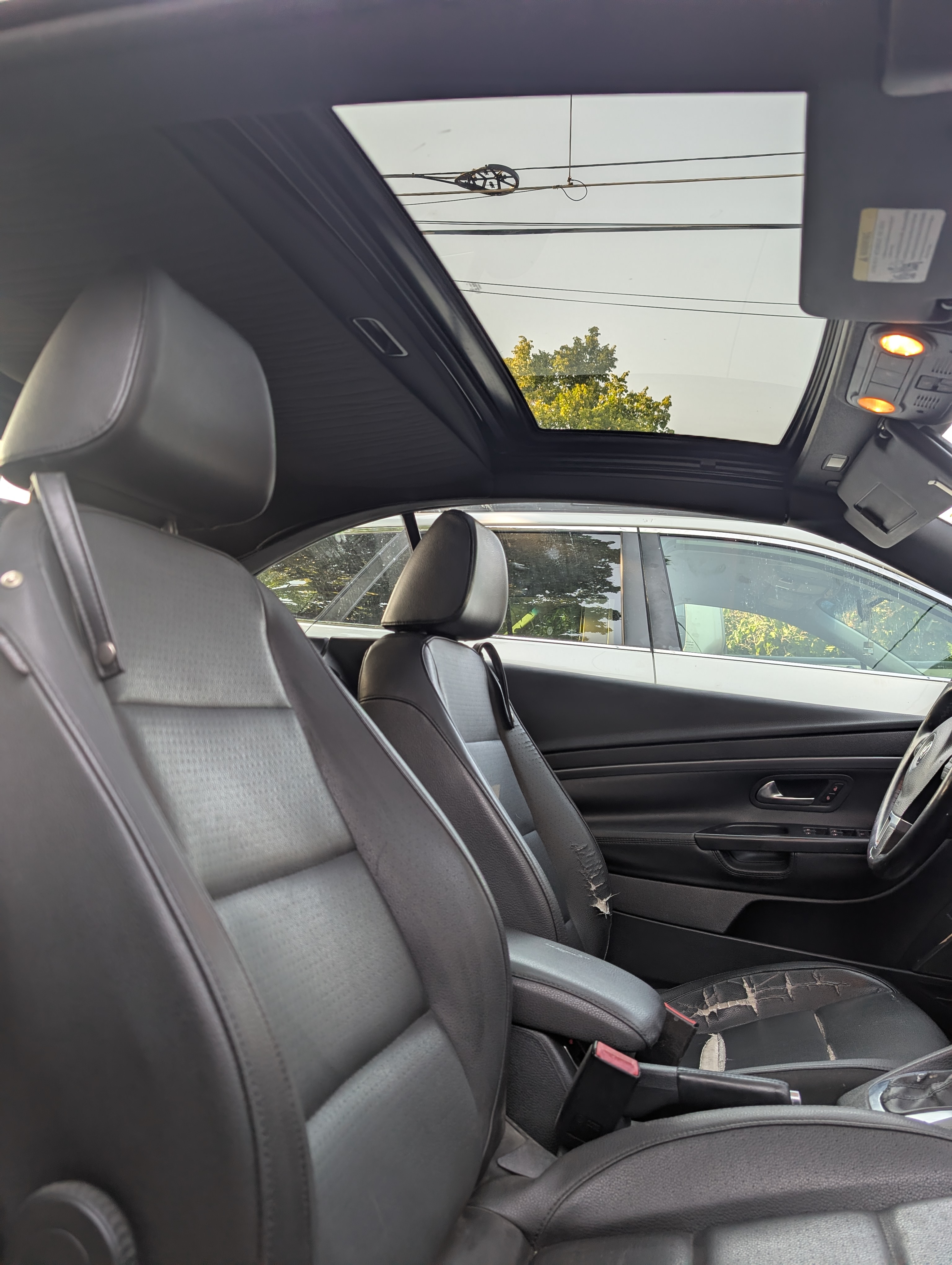 Used 2011 Volkswagen Eos Komfort FWD image 9