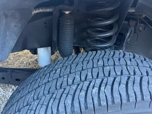 Used 2016 Ford F350 Platinum w/ FX4 Off-Road Package AWD/4WD image 6