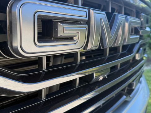 Used 2023 GMC Sierra 1500 SLT w/ SLT Premium Package image 2