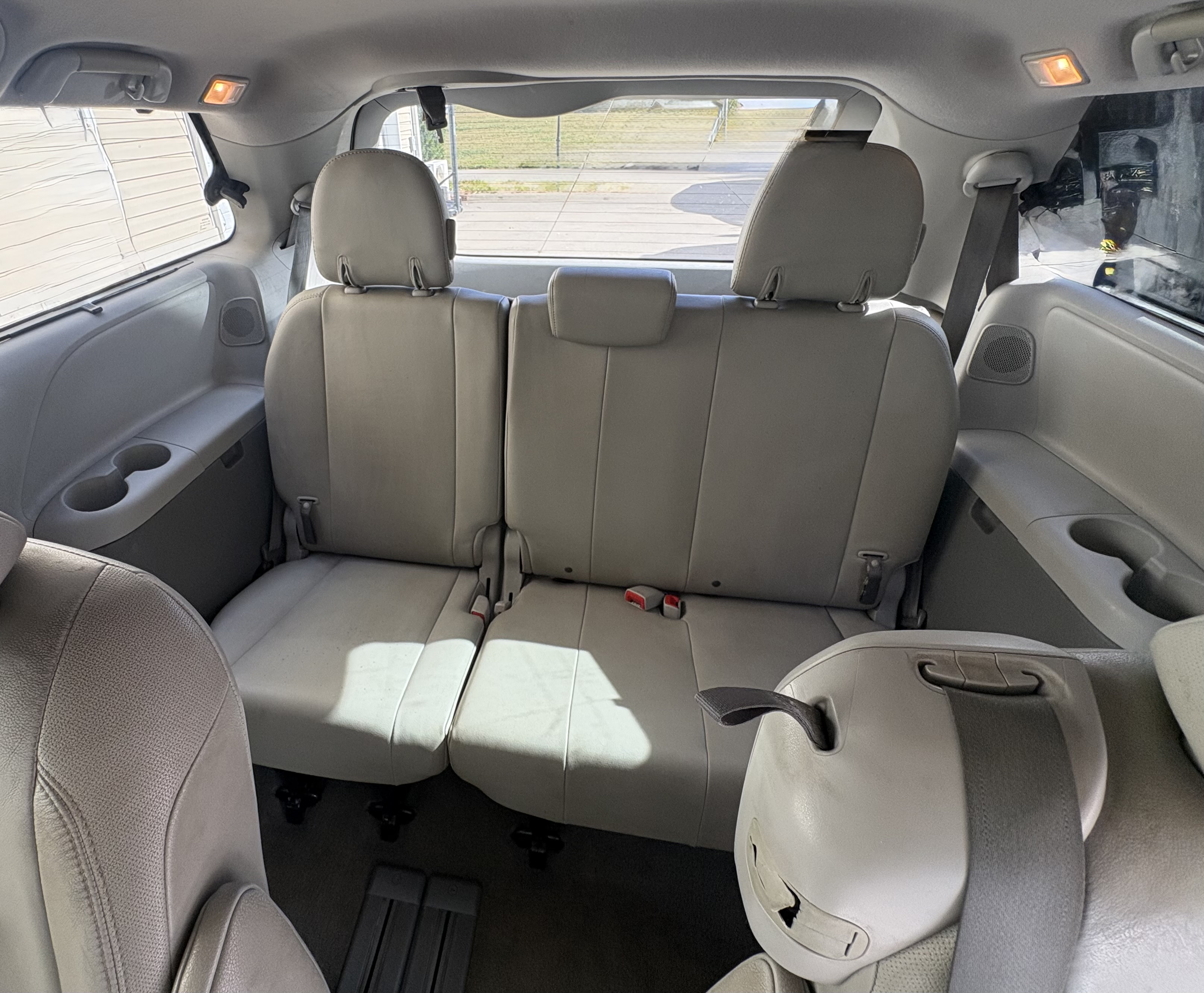 Used 2011 Toyota Sienna XLE FWD image 15