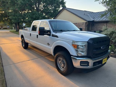Used 2015 Ford F250 XL w/ Power Equipment Group AWD/4WD image 5